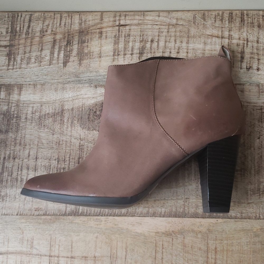GAP women's leather boots